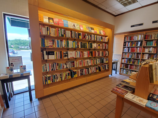 Book Store «Barnes & Noble Booksellers Mansell Crossings SC», reviews and photos, 7660 North Point Pkwy, Alpharetta, GA 30022, USA