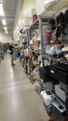 Non-Profit Organization «Goodwill Store & Donation Center», reviews and photos, 10909 W Oklahoma Ave, West Allis, WI 53227, USA