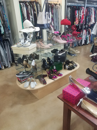 Used Clothing Store «Uptown Cheapskate», reviews and photos, 11255 Huebner Rd #205, San Antonio, TX 78230, USA