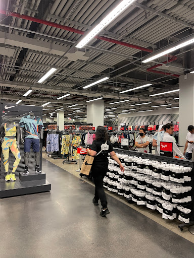 Sporting Goods Store «Nike Clearance Store», reviews and photos, 40-24 College Point Blvd, Flushing, NY 11354, USA