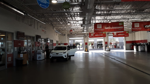 Toyota Dealer «Larry H. Miller Toyota Peoria», reviews and photos, 8633 W Bell Rd, Peoria, AZ 85382, USA