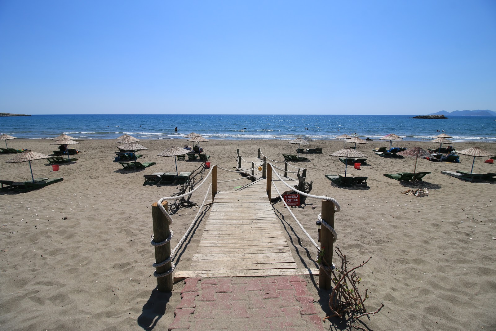 Fotografie cu Leech Beach - locul popular printre cunoscătorii de relaxare