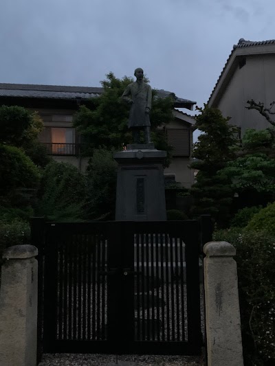 保田佐久三像