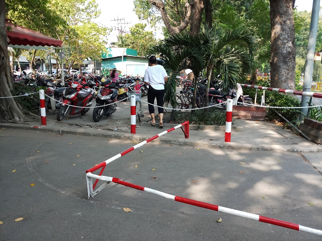 chỗ gửi xe Motor bike parking