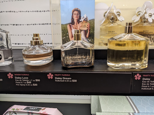 Cosmetics Store «SEPHORA», reviews and photos, 1 Garden State Plaza Blvd, Paramus, NJ 07652, USA