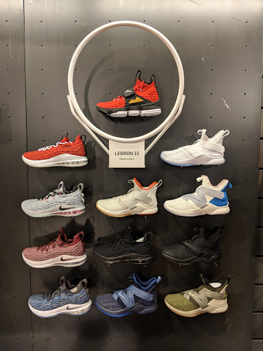 Stores to buy women's sneakers Chicago