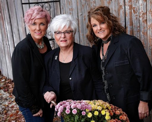 Beauty Salon «VCS Salon & Spa», reviews and photos, 410 S Court St, Medina, OH 44256, USA