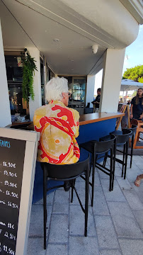 Atmosphère du L'ostra - Restaurant & Bar à Huitres à Saint-Gilles-Croix-de-Vie - n°8