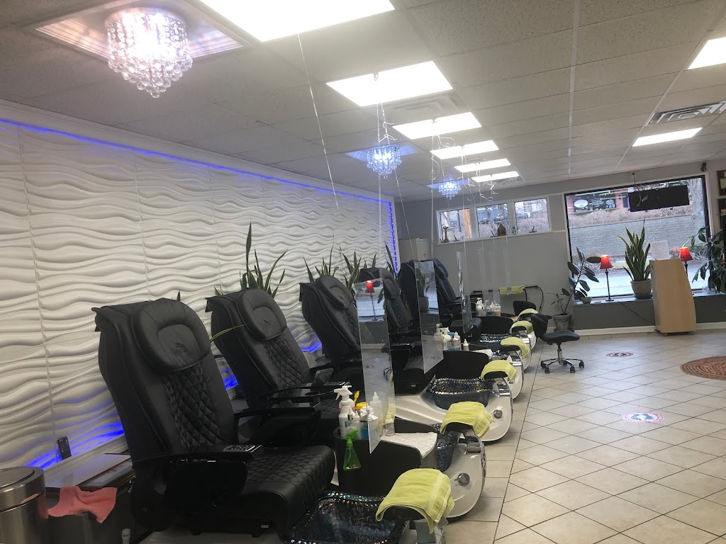 Royal Nails & Spa 15139