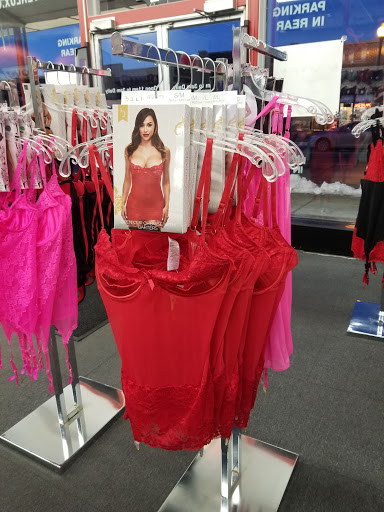 Lingerie Store «Lover Luxuries», reviews and photos, 6065 N Maple St, Omaha, NE 68104, USA