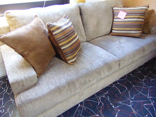 Flea Market «Springfield Flea Market & Gifts», reviews and photos, 1325 E Trafficway St, Springfield, MO 65802, USA