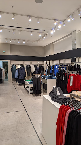 Magasin de vêtements MANGO Sarcelles