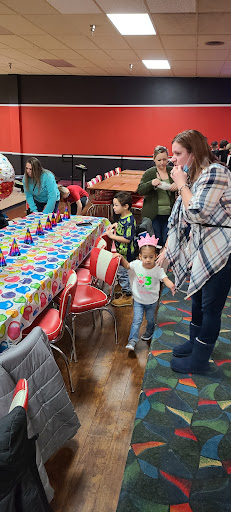 Bowling Alley «AMF Lancaster Lanes», reviews and photos, 4913 Transit Rd, Depew, NY 14043, USA