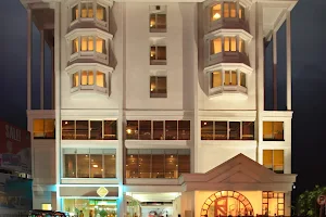 Abad Plaza Hotel, MG Road, Cochin image