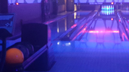 Bowling Alley «Strike City Lanes Bowling Center», reviews and photos, 1170 OR-99, Eugene, OR 97402, USA