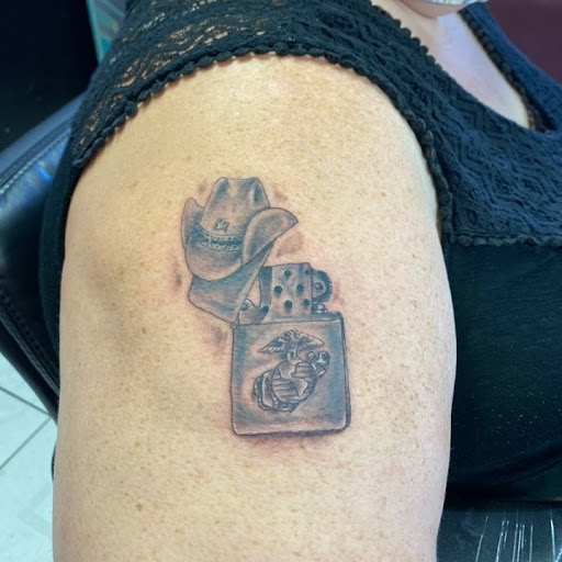 Tattoo Shop «Wildlife Tattoo», reviews and photos, 7149 Winnetka Ave, Winnetka, CA 91306, USA