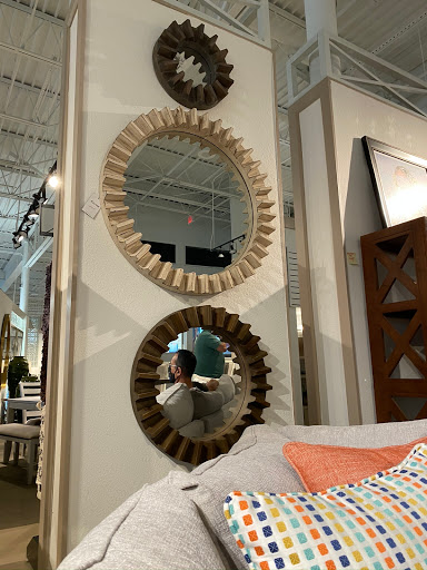 Furniture Store «Rooms To Go & Rooms To Go Kids Furniture Store - Sawgrass Mills (Plantation)», reviews and photos, 1905 N Flamingo Rd, Plantation, FL 33323, USA