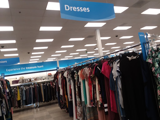 Clothing Store «Ross Dress for Less», reviews and photos, 20 N West End Blvd, Quakertown, PA 18951, USA