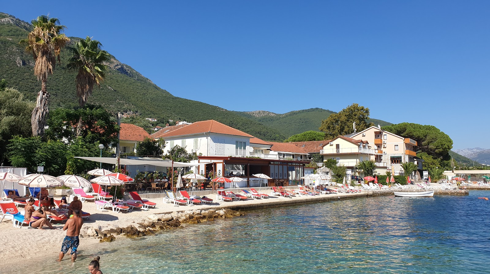 Bambi beach'in fotoğrafı #43 ile birlikte