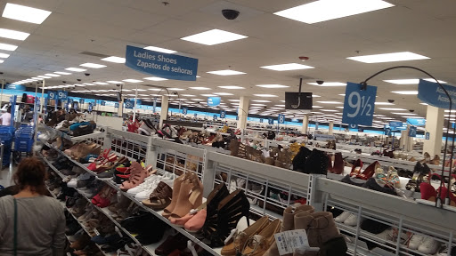 Clothing Store «Ross Dress for Less», reviews and photos, 20519 S Dixie Hwy, Cutler Bay, FL 33189, USA