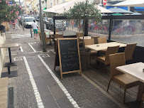 Atmosphère du Restaurant L’idéal Café à Vallauris - n°2
