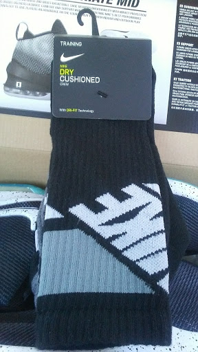 Sporting Goods Store «Big 5 Sporting Goods - Fresno», reviews and photos, 5488 N Blackstone Ave, Fresno, CA 93710, USA