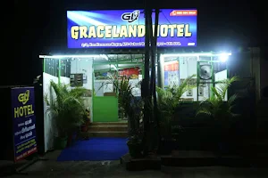 Graceland hotel image