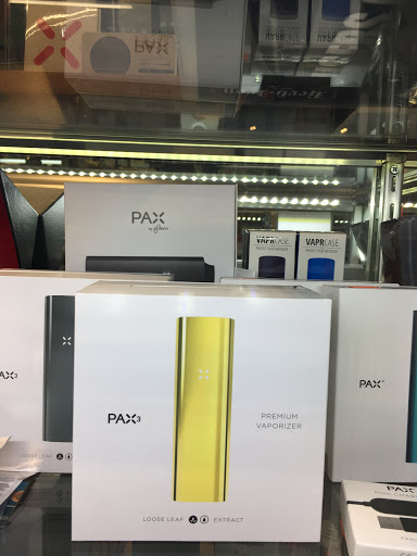 Body Piercing Shop «Vibes Smoke Shop & Piercing», reviews and photos, 1222 El Camino Real, Redwood City, CA 94061, USA