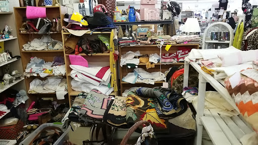 Thrift Store «Lucky Dog Thrift», reviews and photos, 158 E Main St, New Holland, PA 17557, USA