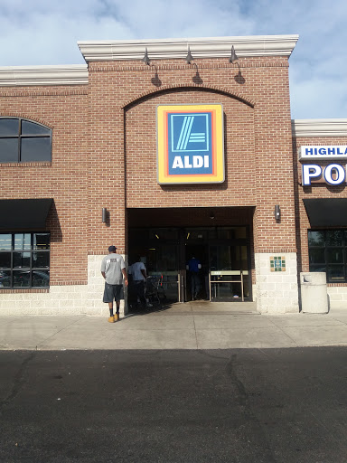 Supermarket «ALDI», reviews and photos, 15111 Woodward Ave, Highland Park, MI 48203, USA