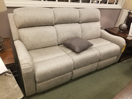 Furniture Store «Raymour & Flanigan Furniture and Mattress Store», reviews and photos, 150 Harmon Meadow Blvd, Secaucus, NJ 07094, USA
