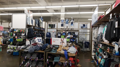 Clothing Store «Old Navy», reviews and photos, 20505 S Dixie Hwy, Cutler Bay, FL 33189, USA