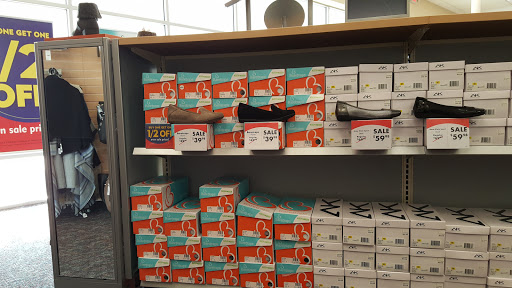 Shoe Store «Shoe Carnival», reviews and photos, 1500 Greentree Blvd, Clarksville, IN 47129, USA