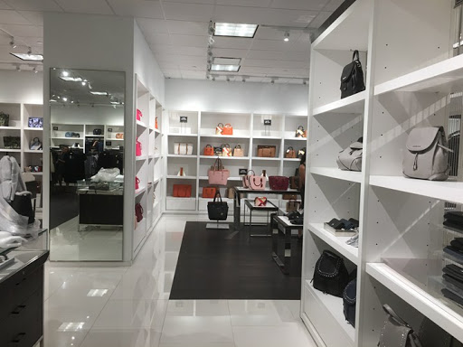 Fashion Accessories Store «Michael Kors», reviews and photos, 80 Premium Outlets Blvd Suite 323, Merrimack, NH 03054, USA