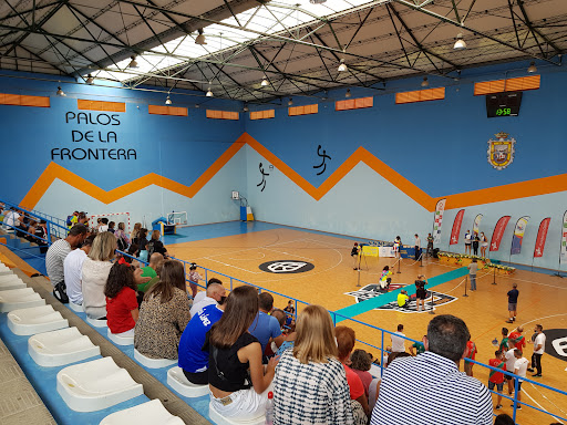 Polideportivo Municipal Palos de la Frontera en Zona de los Príncipes, Huelva