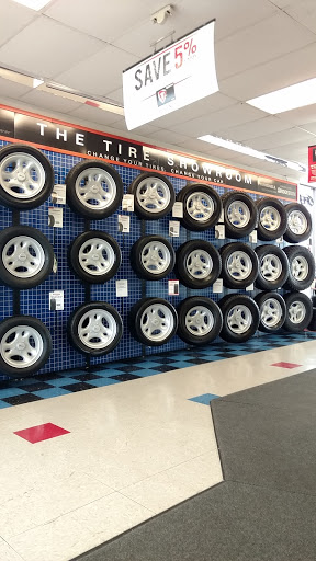 Tire Shop «Firestone Complete Auto Care», reviews and photos, 4750 16th St, Moline, IL 61265, USA