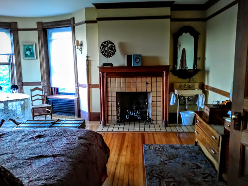 Lodging «D.H.Burrell Overlook Mansion», reviews and photos, 55 Douglas St, Little Falls, NY 13365, USA