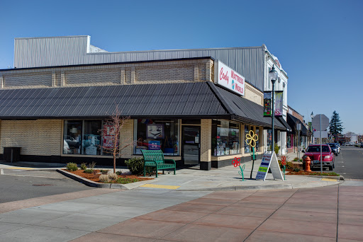 Mattress Store «Mattress World Northwest Canby», reviews and photos, 298 NW 1st Ave, Canby, OR 97013, USA