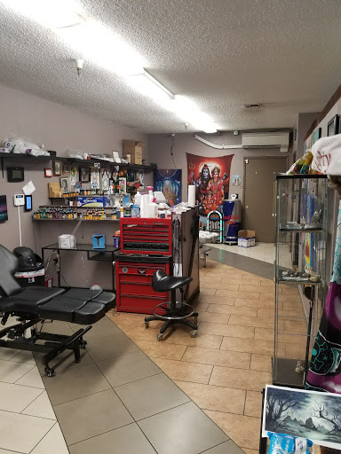 Tattoo Shop «Illuminati Tattoo Parlor», reviews and photos, 10214 SE Mill Plain Blvd Suite B, Vancouver, WA 98664, USA