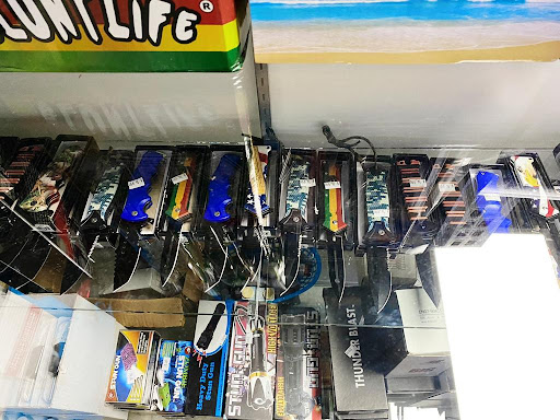 Clothing Store «Norcal Clothing and Smoke Shop», reviews and photos, 5802 Lindhurst Ave, Marysville, CA 95901, USA