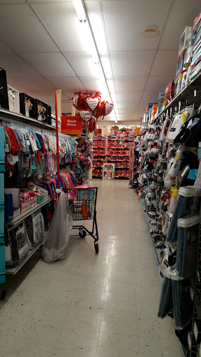 Dollar Store «FAMILY DOLLAR», reviews and photos, 1166 Normandy Dr, Miami Beach, FL 33141, USA