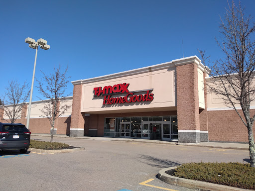 Department Store «T.J. Maxx & HomeGoods», reviews and photos, 111 Taunton St, Plainville, MA 02762, USA