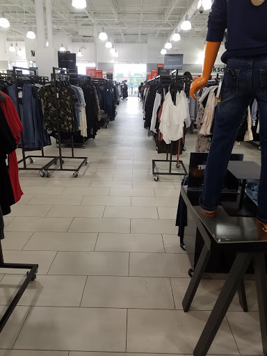 Department Store «Saks OFF 5TH», reviews and photos, 3885 Eagan Outlets Pkwy, Eagan, MN 55122, USA