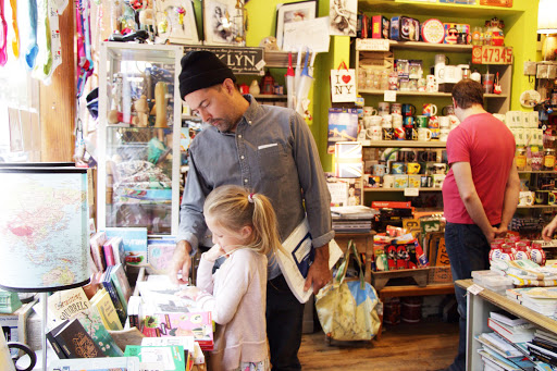 Gift Shop «Gift Man: Brooklyn Gifts & Souvenirs {Est.1982}», reviews and photos, 176 5th Ave, Brooklyn, NY 11217, USA