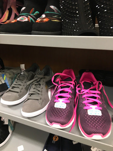 Department Store «T.J. Maxx», reviews and photos, 3445 Princeton Rd, Hamilton, OH 45011, USA