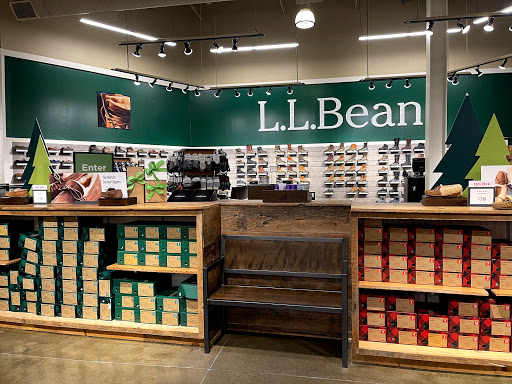 Shopping Mall «The Promenade Shops at Evergreen Walk», reviews and photos, 501 Evergreen Way #503, South Windsor, CT 06074, USA