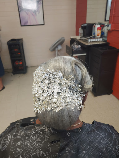 Hair Salon «Dominican Hair Salon», reviews and photos, 4409 N Tryon St G, Charlotte, NC 28213, USA