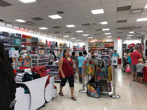 Toy Store «Disney Store», reviews and photos, 3000 Grapevine Mills Pkwy, Grapevine, TX 76051, USA