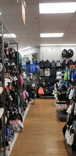 Sporting Goods Store «Big 5 Sporting Goods», reviews and photos, 6608 Laguna Blvd, Elk Grove, CA 94758, USA
