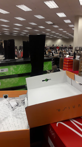 Shoe Store «DSW Designer Shoe Warehouse», reviews and photos, 16920 SW 72nd Ave, Tigard, OR 97224, USA